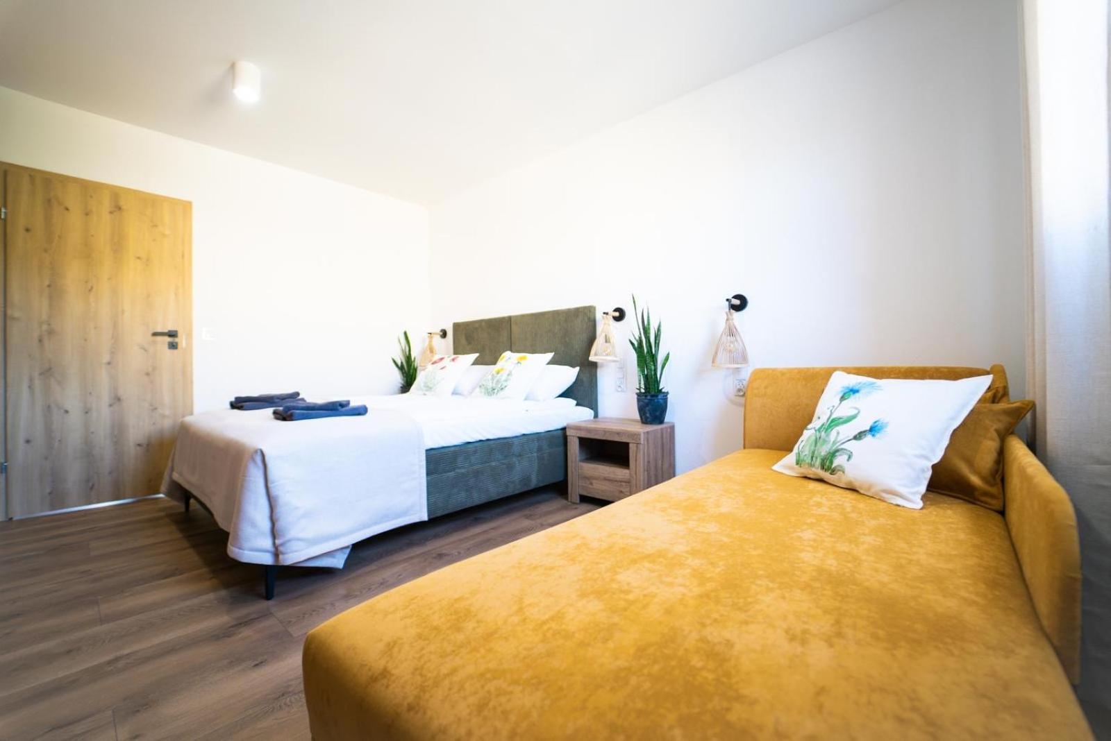 Cztery Pory Roku Apartment Wiele Ngoại thất bức ảnh