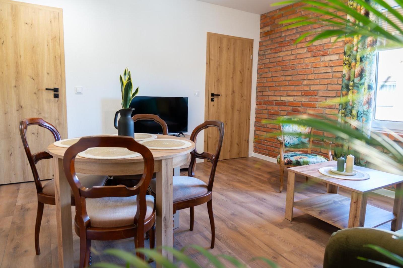 Cztery Pory Roku Apartment Wiele Ngoại thất bức ảnh