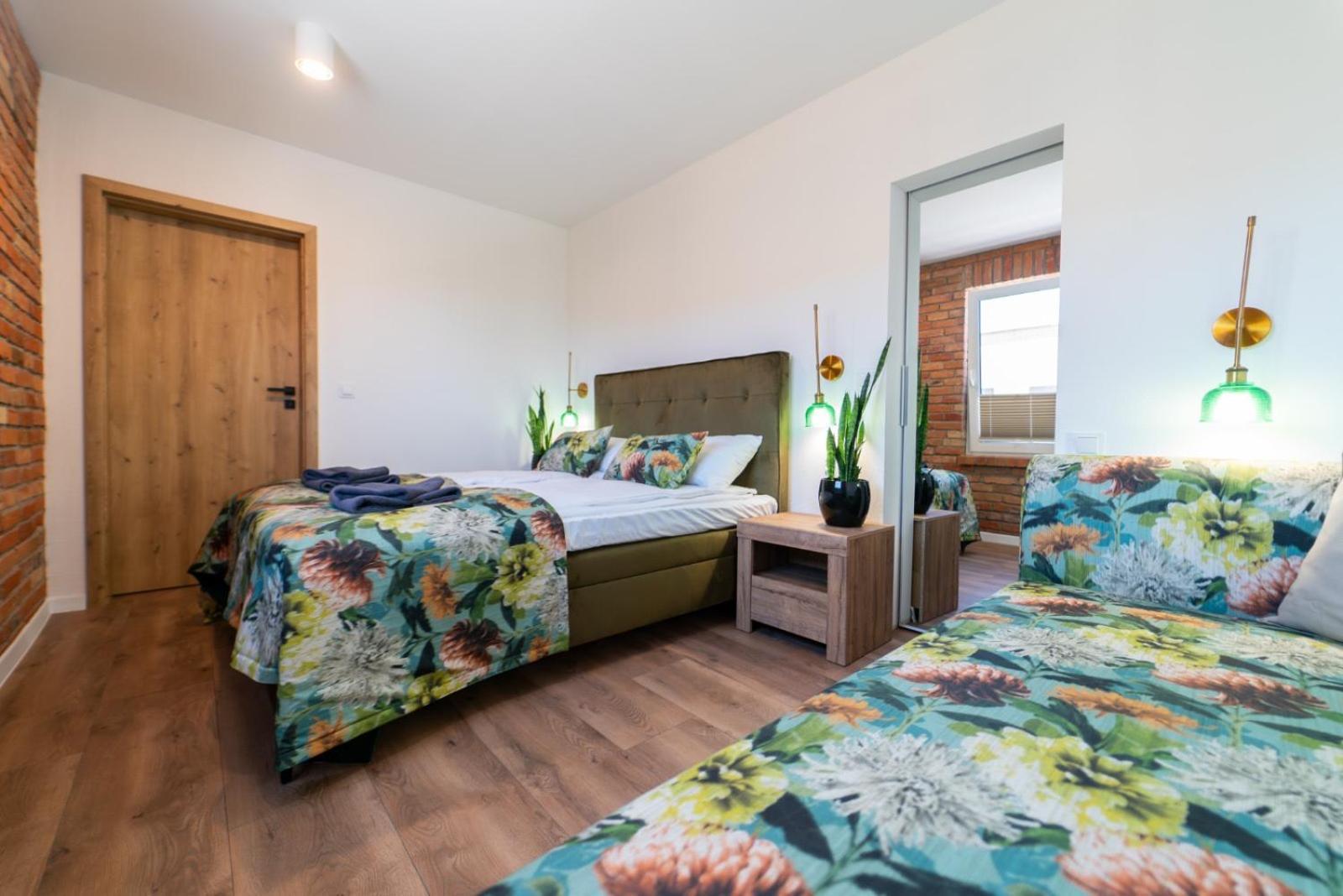 Cztery Pory Roku Apartment Wiele Ngoại thất bức ảnh